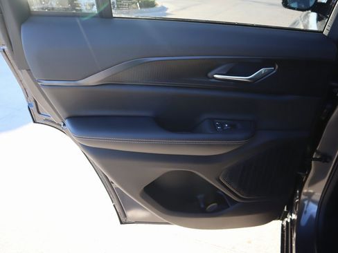 New 2025 Jeep Grand Cherokee Altitude image 17