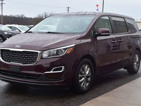 Used 2019 Kia Sedona LX image 16
