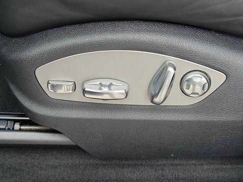 Certified 2024 Porsche Macan GTS AWD/4WD image 29