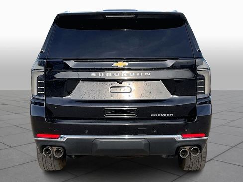 Certified 2025 Chevrolet Suburban Premier image 6