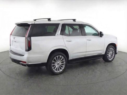 Used 2022 Cadillac Escalade Premium Luxury image 4