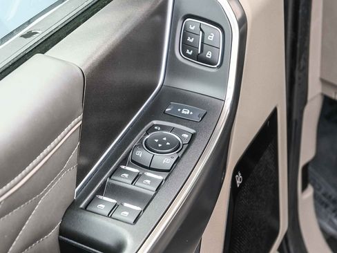 Used 2025 Ford F350 Platinum w/ Platinum Plus Package image 25