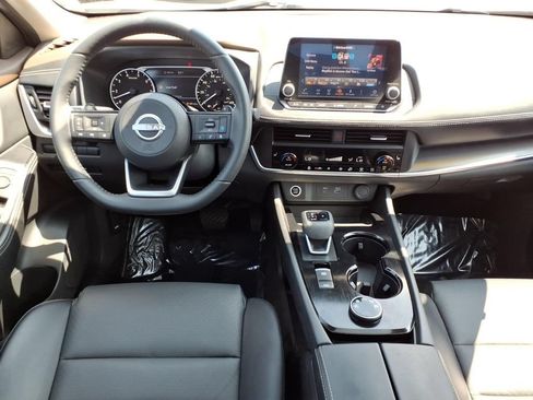 Certified 2023 Nissan Rogue SV w/ SV Premium B Package AWD/4WD image 15