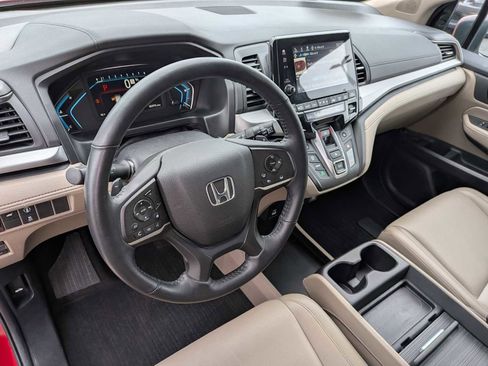 Used 2024 Honda Odyssey EX-L image 2