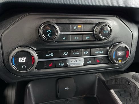 Used 2024 Ford Bronco Outer Banks image 12