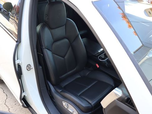 Used 2018 Porsche Cayenne Platinum Edition image 34