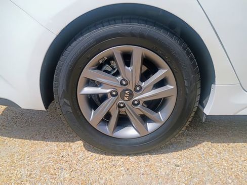 Used 2020 Kia Optima LX FWD image 16