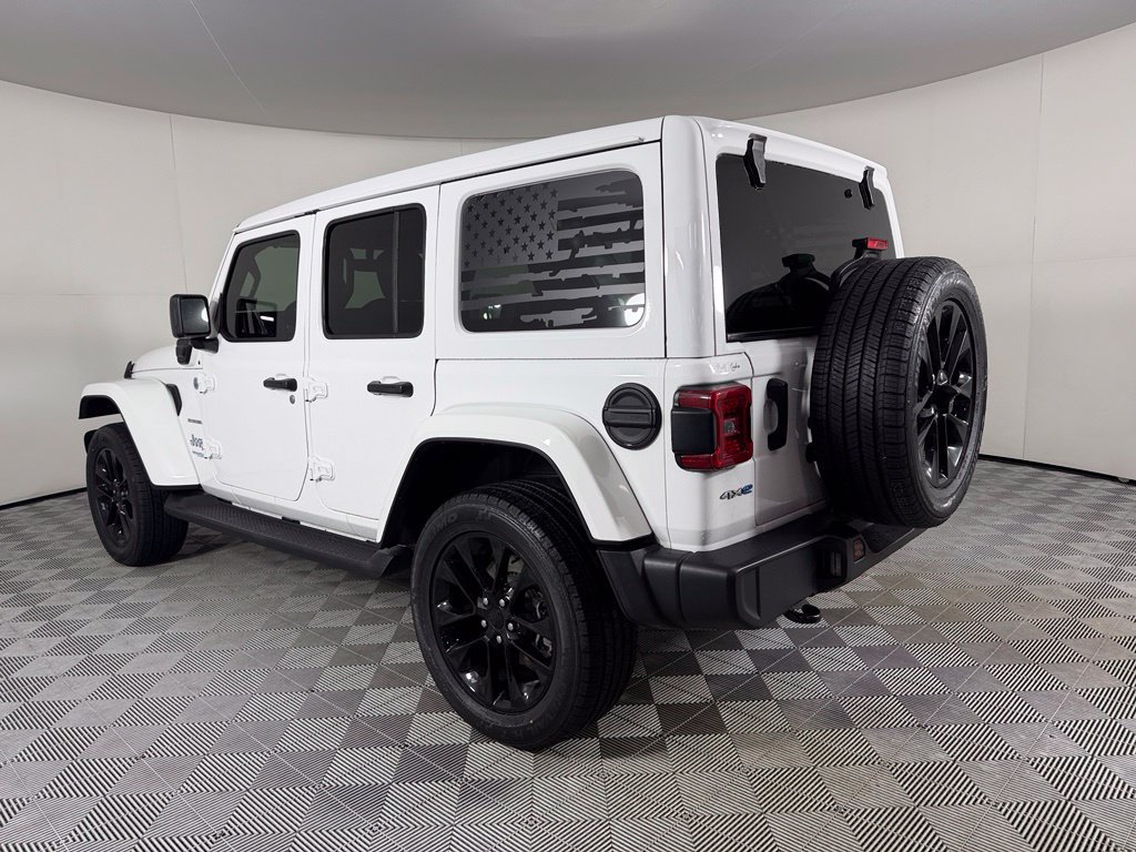 Used 2021 Jeep Wrangler Unlimited Sahara AWD/4WD image 9