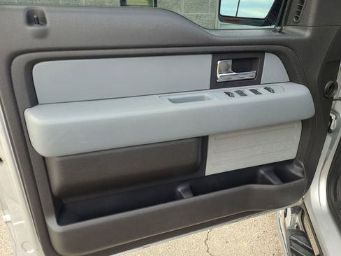 Used 2012 Ford F150 XLT w/ XLT Chrome Pkg image 12