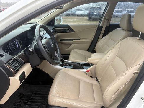 Used 2017 Honda Accord EX-L image 10