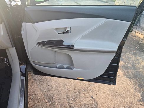 Used 2012 Toyota Venza LE image 21