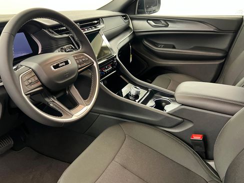 New 2026 Jeep Grand Cherokee Laredo AWD/4WD image 15
