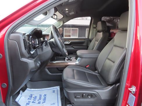 Used 2024 Chevrolet Silverado 2500 LT image 31