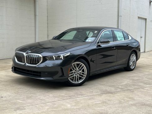 Used 2025 BMW 530i xDrive 530i xDrive w/ Premium Package image 1