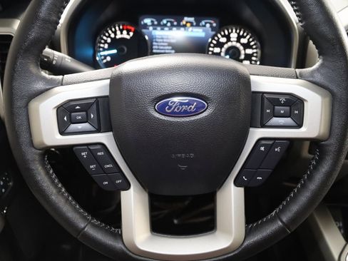 Used 2019 Ford F150 Lariat image 34
