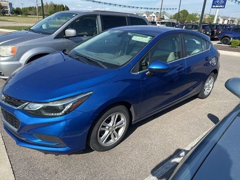 Used 2018 Chevrolet Cruze LT image 1