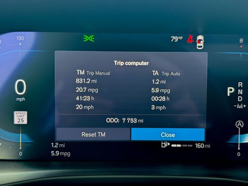 Used 2024 Volvo XC40 B5 Plus w/ Protection Package Premier AWD/4WD image 10
