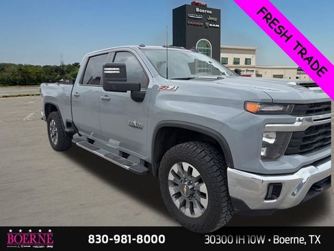 Used 2024 Chevrolet Silverado 2500 LT w/ Texas Edition image 7