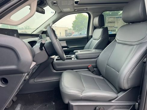 New 2026 Ford Expedition Active AWD/4WD image 3