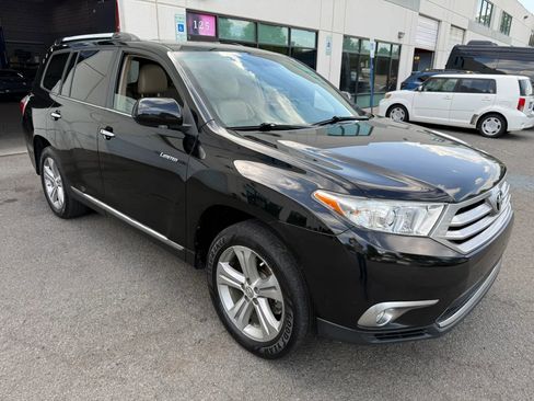 Used 2012 Toyota Highlander Limited w/ Tow Pkg AWD/4WD image 7