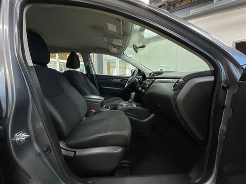 Used 2019 Nissan Rogue Sport S image 22