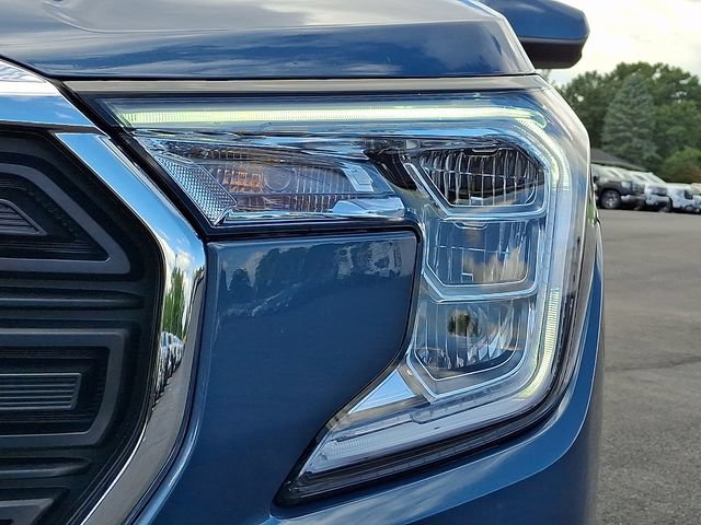Used 2024 GMC Terrain SLE w/ Driver Convenience Package AWD/4WD image 9