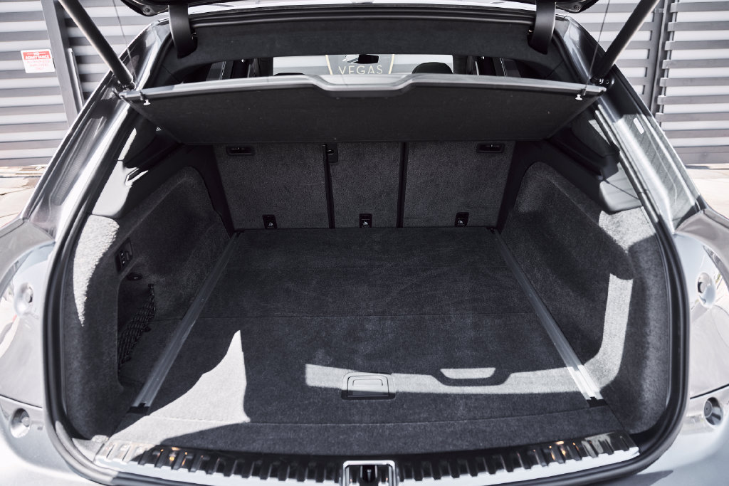 Used 2024 Bentley Bentayga AWD/4WD image 16