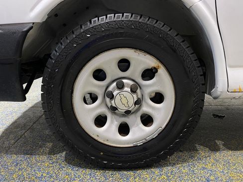 Used 2013 Chevrolet Express 1500 RWD image 19