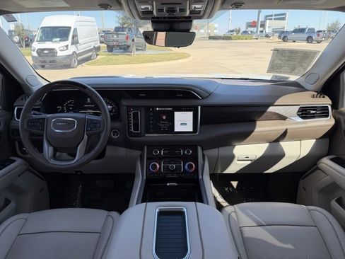 Used 2023 GMC Yukon XL Denali w/ Denali Reserve Package image 28