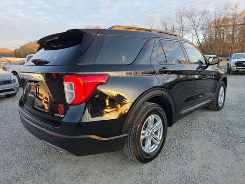 Used 2022 Ford Explorer XLT w/ Equipment Group 202A image 5