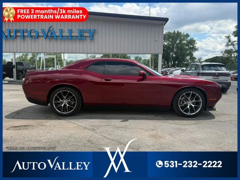 Used 2022 Dodge Challenger GT RWD image 8