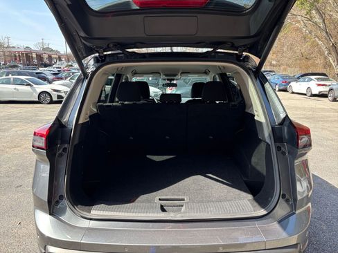 Used 2025 Nissan Rogue SV FWD image 34