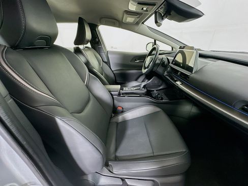 Used 2024 Toyota Prius XLE image 29