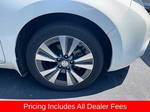 Used 2016 Nissan Leaf SV FWD image 2