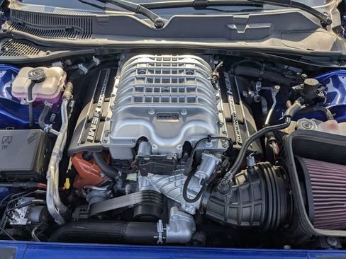 Used 2022 Dodge Challenger SRT Hellcat w/ Plus Package RWD image 18