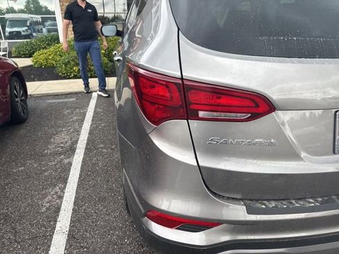Used 2017 Hyundai Santa Fe Sport AWD/4WD image 3