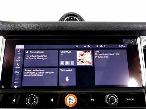 Certified 2025 Porsche Macan image 12