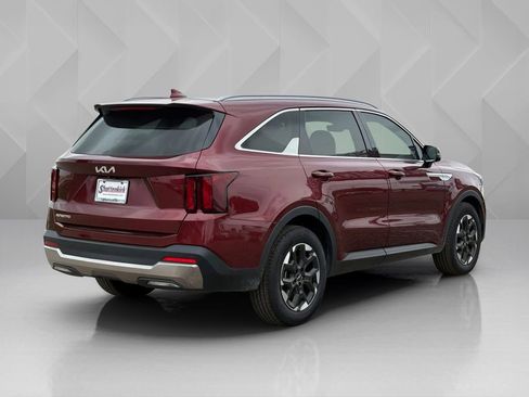 Certified 2025 Kia Sorento S w/ Panoramic Sunroof Package FWD image 5