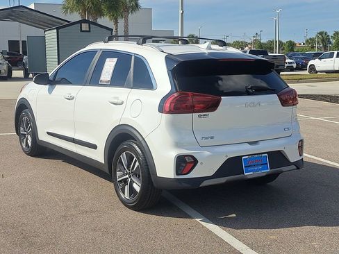 Used 2022 Kia Niro EX Premium image 4