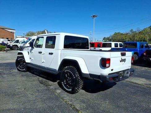 New 2025 Jeep Gladiator Sport image 4