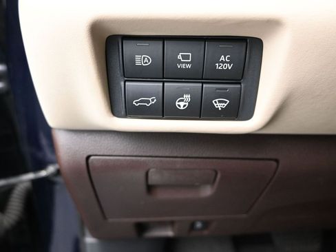 Used 2020 Toyota Highlander Limited image 25