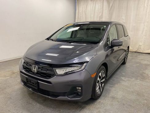 Certified 2025 Honda Odyssey EX-L image 3