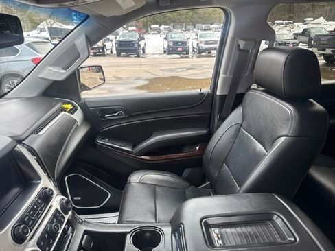 Used 2017 GMC Yukon SLT w/ Premium Edition AWD/4WD image 16
