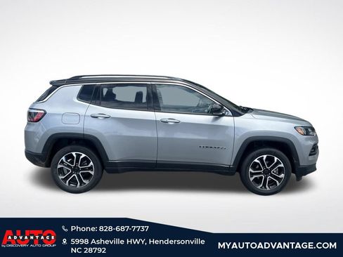 Used 2022 Jeep Compass Limited AWD/4WD image 2