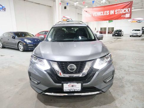 Used 2019 Nissan Rogue SL w/ Premium Package image 3