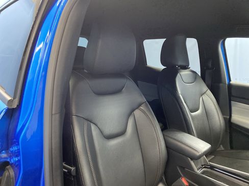 Certified 2024 Jeep Compass Limited image 39