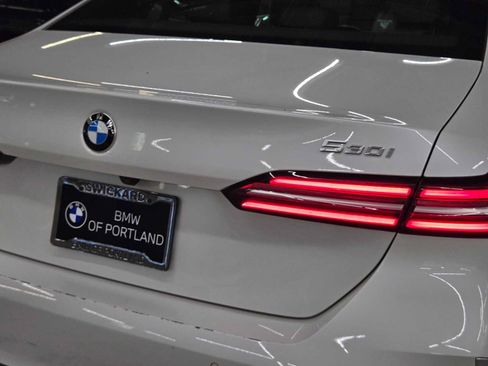 Used 2024 BMW 530i xDrive AWD/4WD image 14