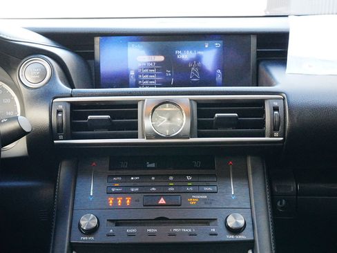 Used 2019 Lexus IS 300 image 16