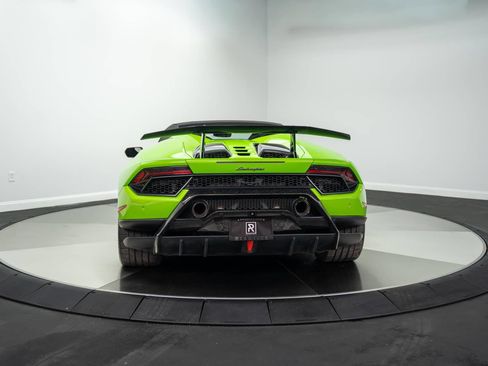 Used 2019 Lamborghini Huracan Performante AWD/4WD image 13