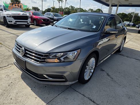Used 2017 Volkswagen Passat 1.8T SE FWD image 1